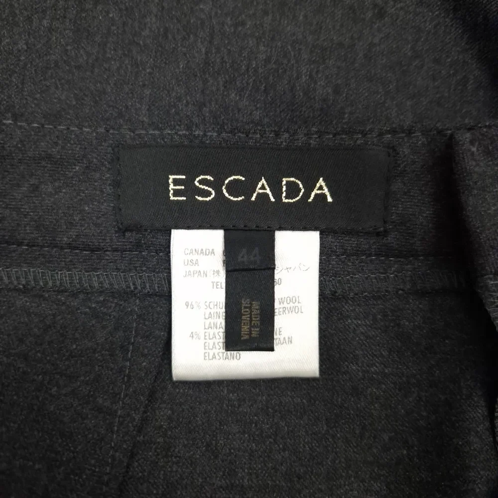 escada label