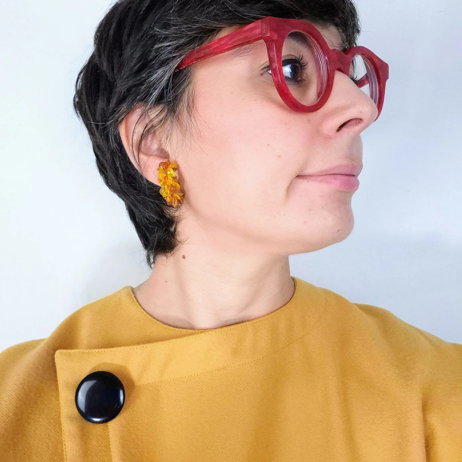 Orecchini anni '60 gialli con perline