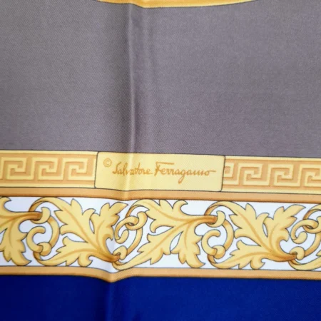 Salvatore Ferragamo foulard in seta con pappagalli 1991